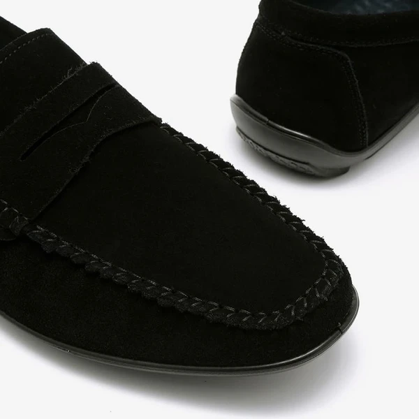 מוקסין שחור לגבר