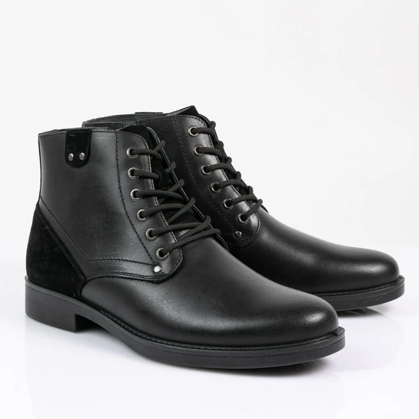 מגף עור לגבר