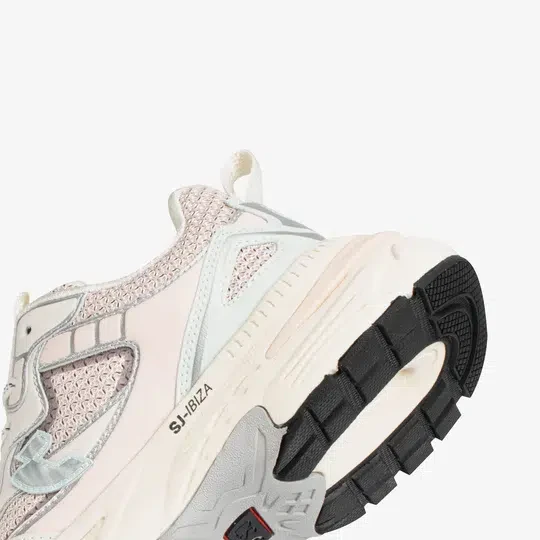 נעלי סניקרס לנשים